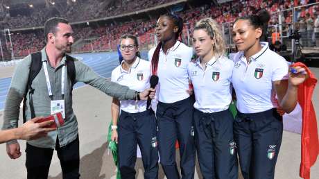 Atletica Staffetta 4x100 D foto Simone Ferraro SFE_6780 copia