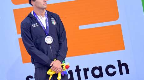 Nuoto 100 Dorso Lorenzo MORA Argento Podio foto Simone Ferraro SFA_0755 copia