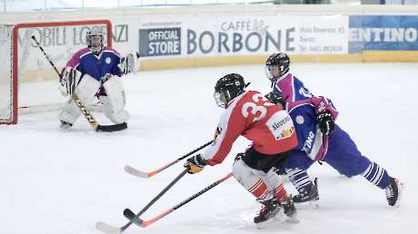 2218 Hockey 152 ph Simone Ferraro 26-SFA09062