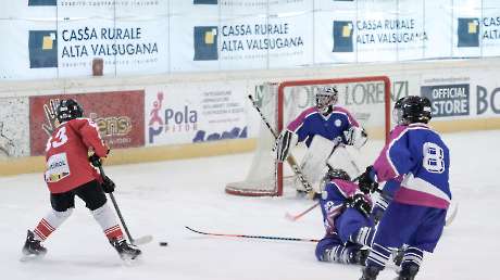 2218 Hockey 153 ph Simone Ferraro 25-SFA09074