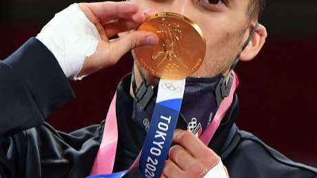 DELLAQUILAOROTAEKmezzelanigmtsport002