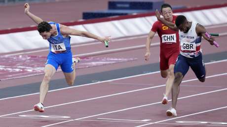 Staffetta 4x100 ITA ORO Foto Luca Pagliaricci GMT _PAG4075 copia
