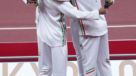 Staffetta 4x100m Premiazione ORO Foto Luca Pagliaricci GMT PAG05223 copia