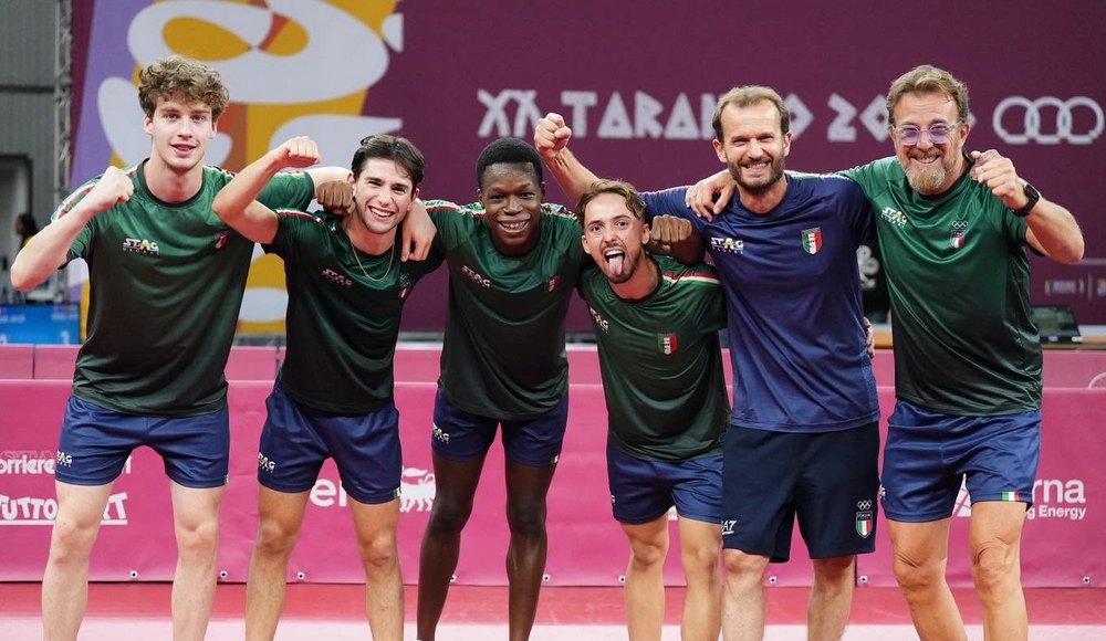 Doppia medaglia nelle gare a squadre: l'Italia maschile stende l'Egitto e vince l'oro, argento per le azzurre