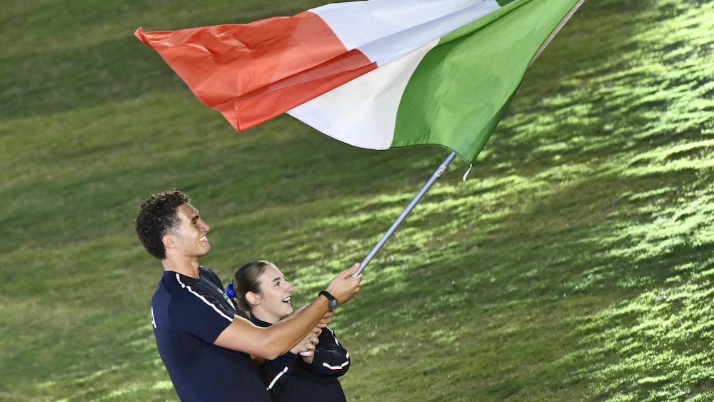 Taranto 2026 giunge al termine: Italia Team dei record rappresentato allo Stadio Iacovone dai portabandiera Andreoli e Condemi