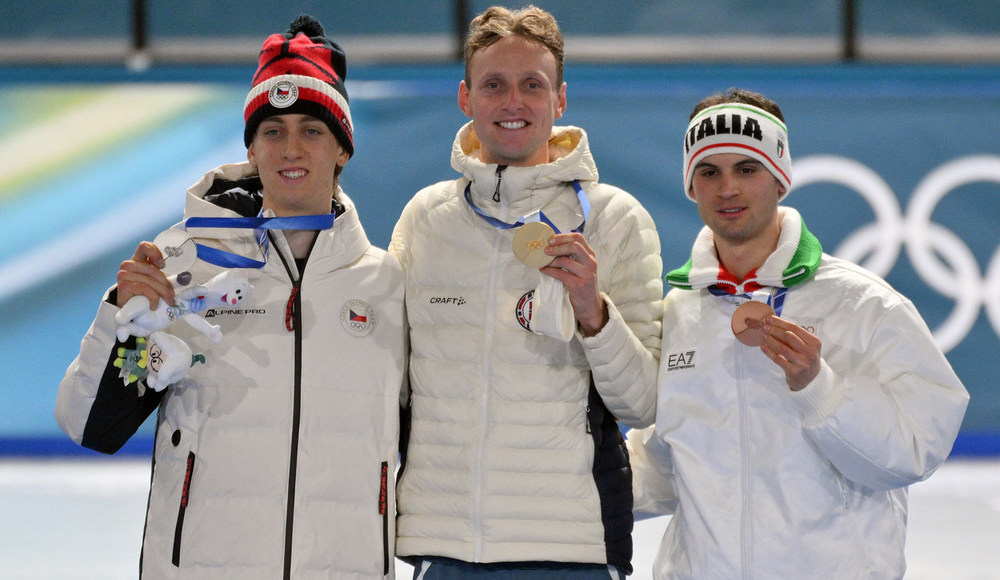 Riccardo Lorello di bronzo nei 5.000 metri: seconda medaglia per l'Italia sul ghiaccio di Milano