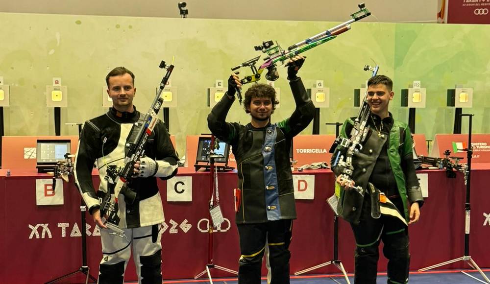 Danilo Dennis Sollazzo conquista l'oro a Taranto 2026: successo azzurro nella carabina 10 metri