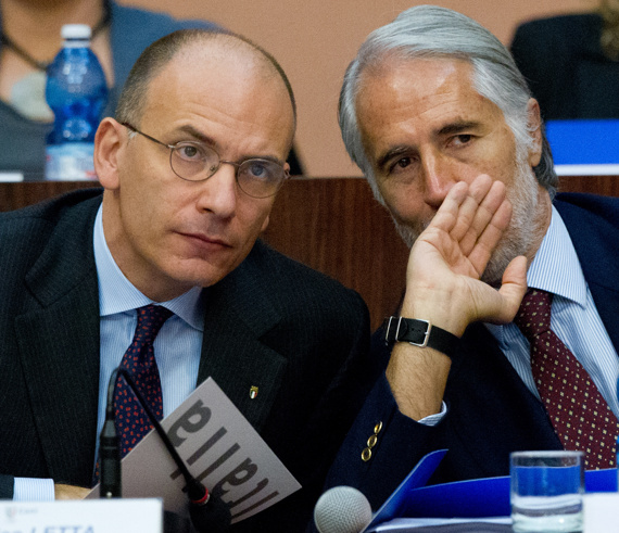 CONI: Ovazione del Consiglio Nazionale per il Premier Letta. "Dallo sport la spinta per la ripresa del Paese. L'Italia può ambire ai Giochi del 2024". Malagò: "Ora costruiamo il futuro"