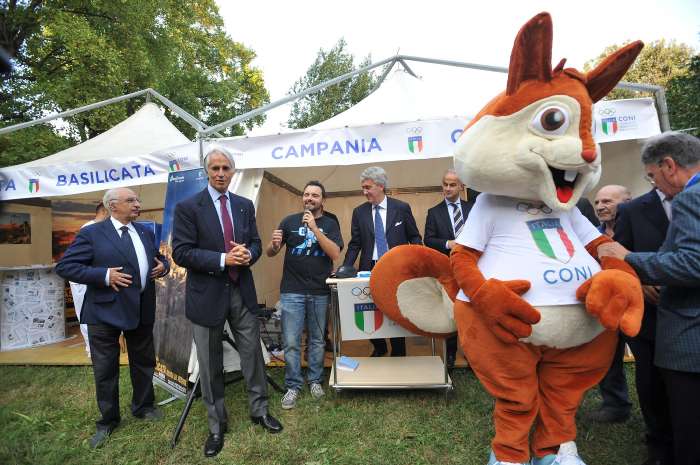 Al via il 1° Trofeo CONI a Caserta. Malagò: "Segnale di cambiamento". Sfilata di ori olimpici