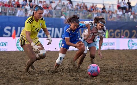 Europei di beach soccer, le azzurre sono d'argento: la Spagna vince 4-3 all'extra time