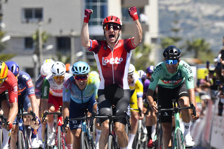 Giro di Turchia: Elia Viviani firma la settima tappa e sigla la 90ª vittoria della carriera