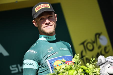 Tour de France, Milan vince a Laval: interrotto il digiuno di sei anni per i colori azzurri