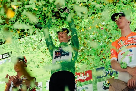 Strada, Giulio Pellizzari vince il Tour of the Alps: successo in solitaria sul traguardo di Bolzano