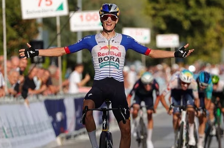 Pellizzari chiude primo al Giro della Toscana: Italia in trionfo nell'arrivo a Pontedera