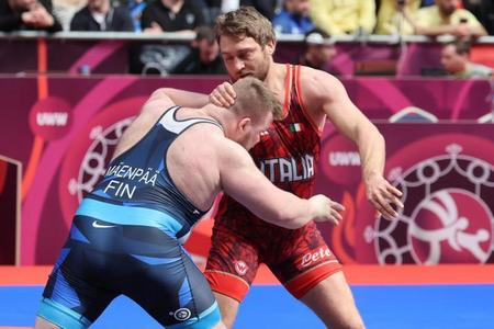 Mondiali: Danila Sotnikov fuori agli ottavi in Kazakistan nei -130 kg di greco-romana
