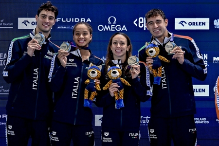 Europei in vasca corta: oro e record iridato degli azzurri nella 4x50 stile libero mista