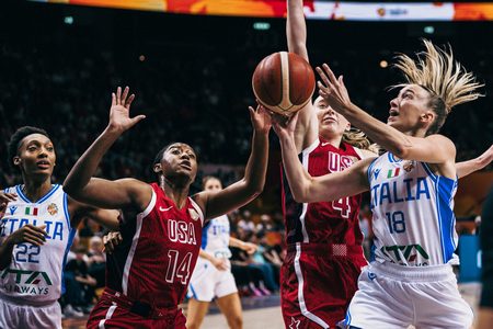 Mondiali, prima sconfitta a Berlino per le azzurre: passano gli USA 55-52