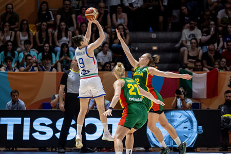 Europei: le azzurre annientano 65-51 la Lituania e terminano il girone da imbattute