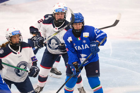 Hockey: le azzurre vincono 4-0 con la Norvegia nella prima amichevole di Bolzano