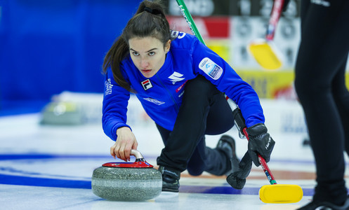 Europei di curling, azzurre in corsa per le semifinali: domata per 6-5 la Danimarca